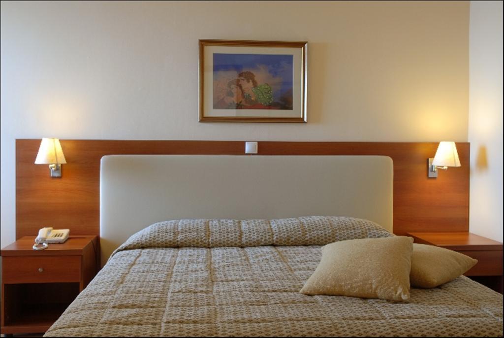 Hotel Nissaki Beach Nisaki  Quarto foto